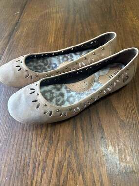Born Leather Studded Ballet Flats, Tan/Beige, Women's Size 6.5